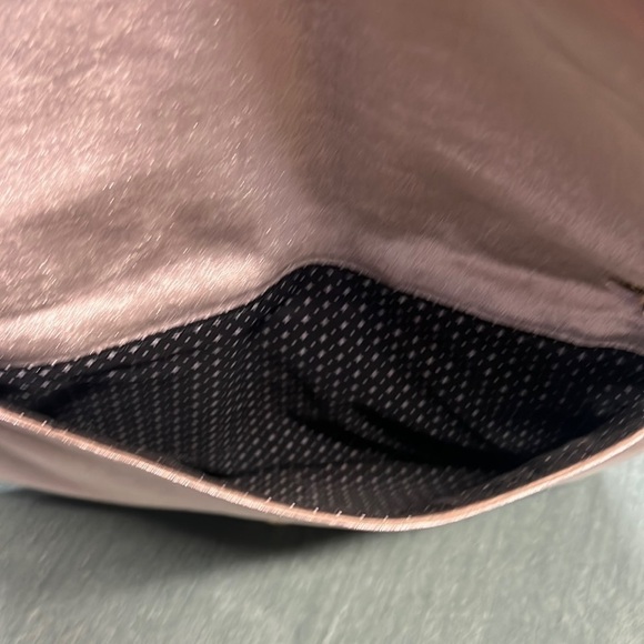 Urban Expressions Tallulah Floral Embroidered Velvet Purse - Picture 6 of 9